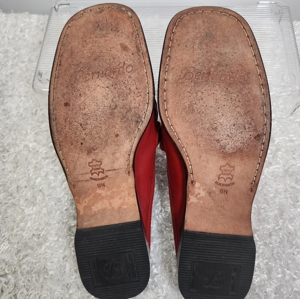 Bernardo Red Moccasin-Style Slip-On Loafers Size 9N Unixes